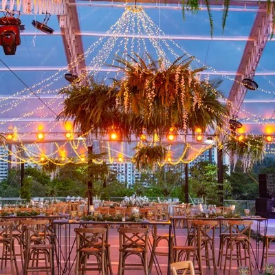 Mesa Alta de Bar con Taburetes a Juego